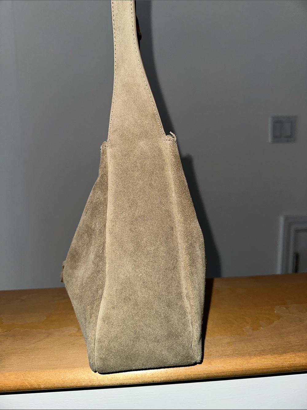 Aldo Olive Suede Shoulder Bag with Gold Chain Accent - Picture 3 of 3